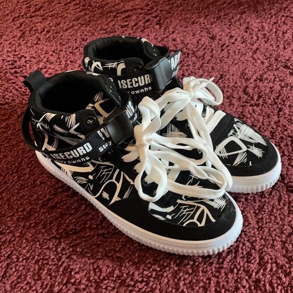 Other - Men Graffiti Print High Top Sneakers